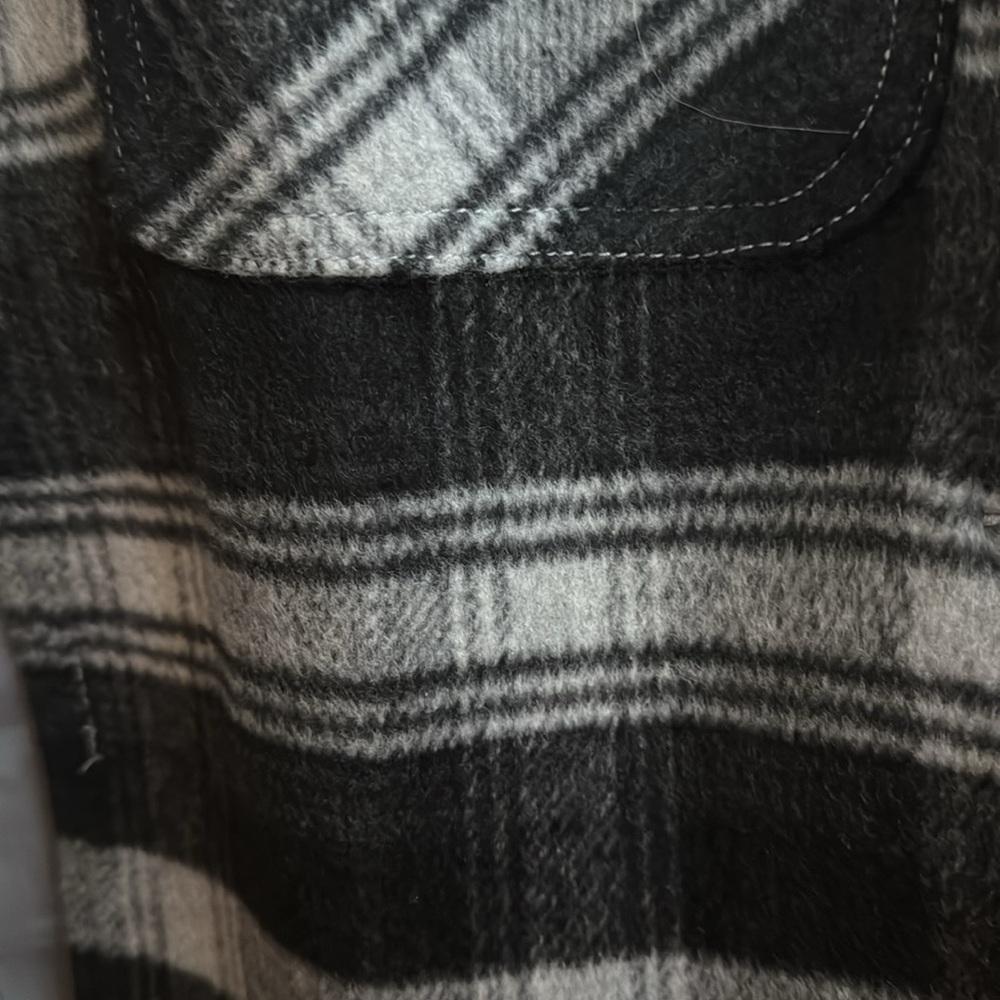 Ladies Shacket - Picture 3 of 4